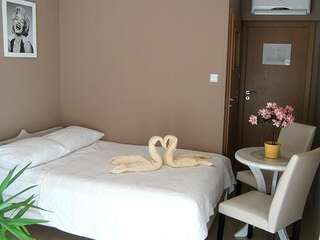Отель Hotel Finezja Свидник Двухместный номер с 1 кроватью или 2 отдельными кроватями-2